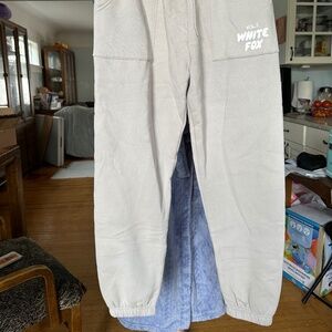 Joggers - White Fox size L